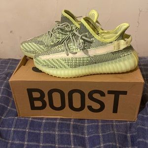 Yeezy Yeezreel size 8